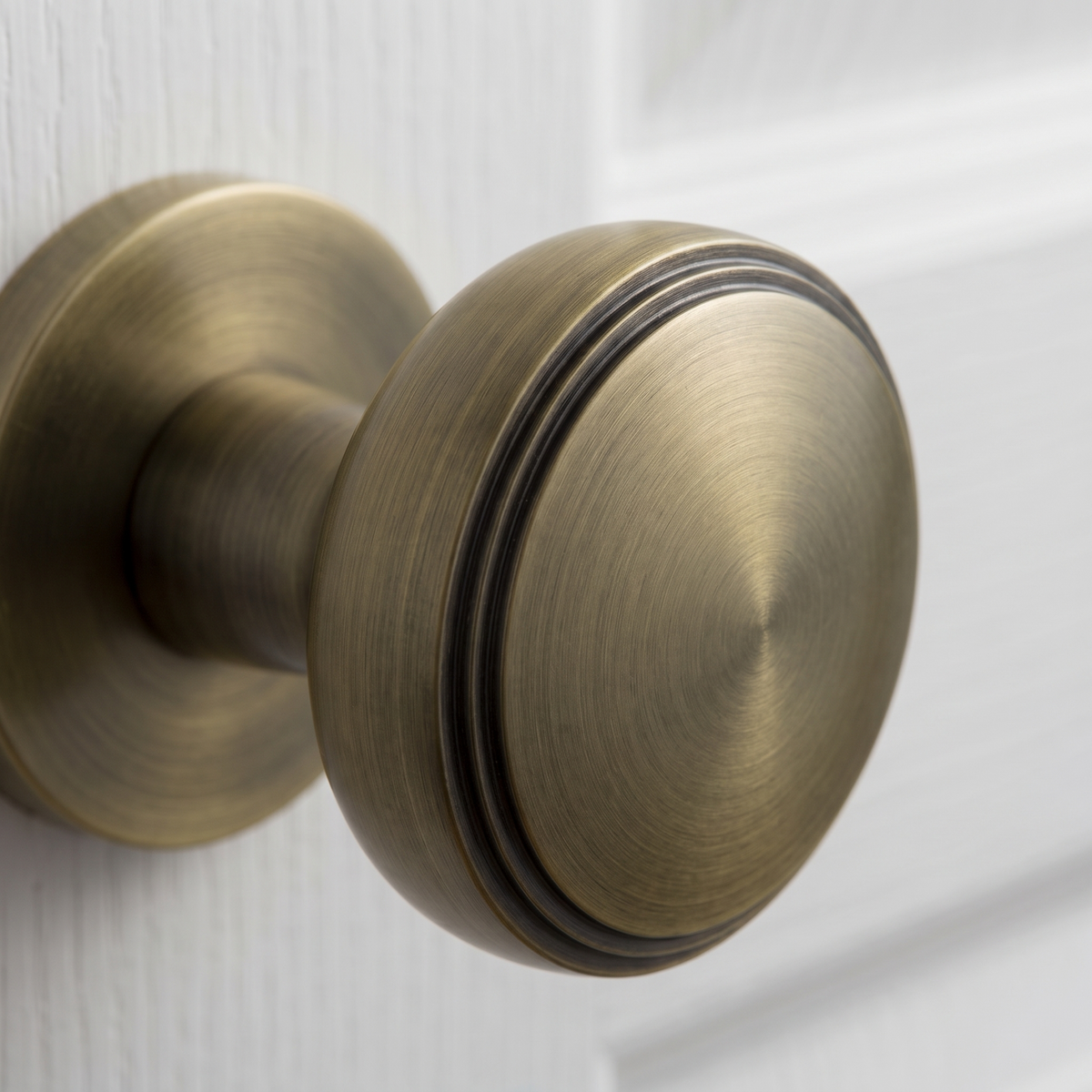Antique Brass Classic Mortice Door Knobs 60mm