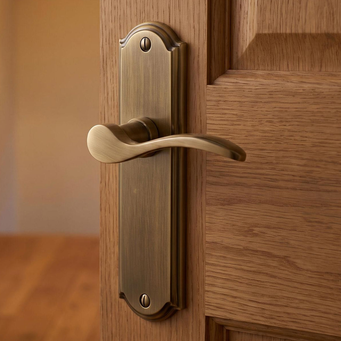 Heritage HOW1310 Antique Brass Howard Latch Handles