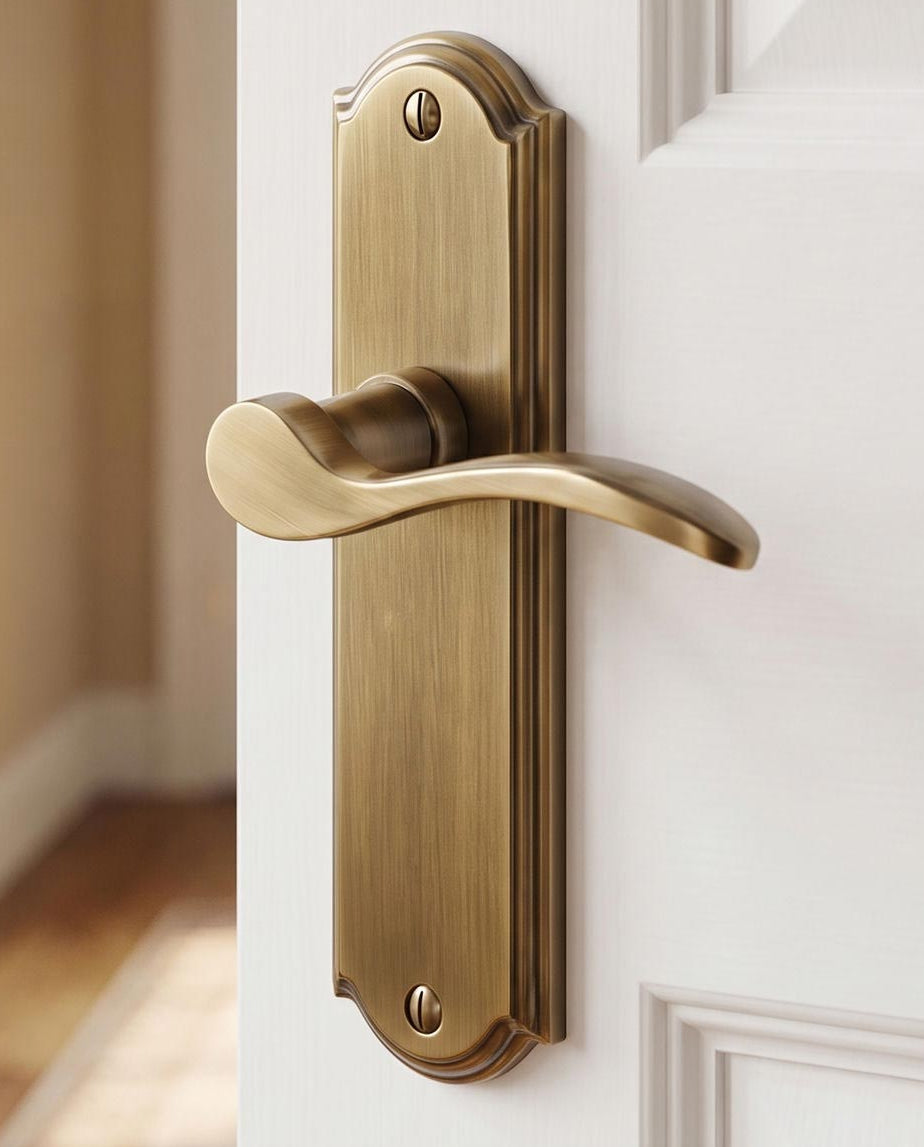 Heritage HOW1310 Antique Brass Howard Latch Handles