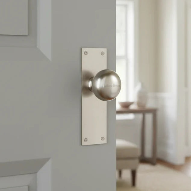 Heritage Balmoral Satin Nickel Knob on Latch Plate