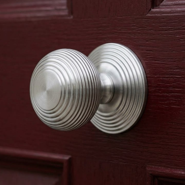 Heritage RR906 Satin Chrome 76mm Reeded Centre Door Knob