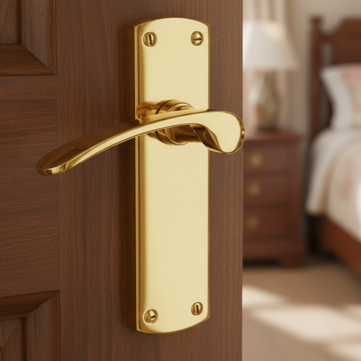 Luca Curved Lever Polished Brass Latch Door Handle Set