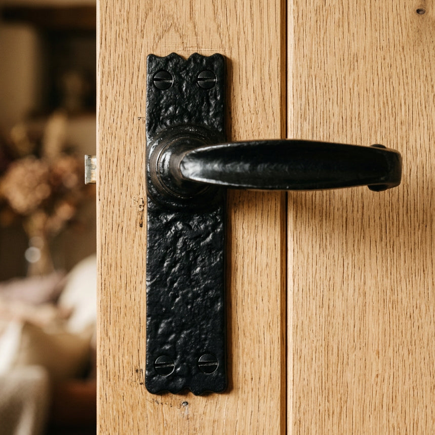 Black Antique Lever Latch Door Handles 152x38mm 2439