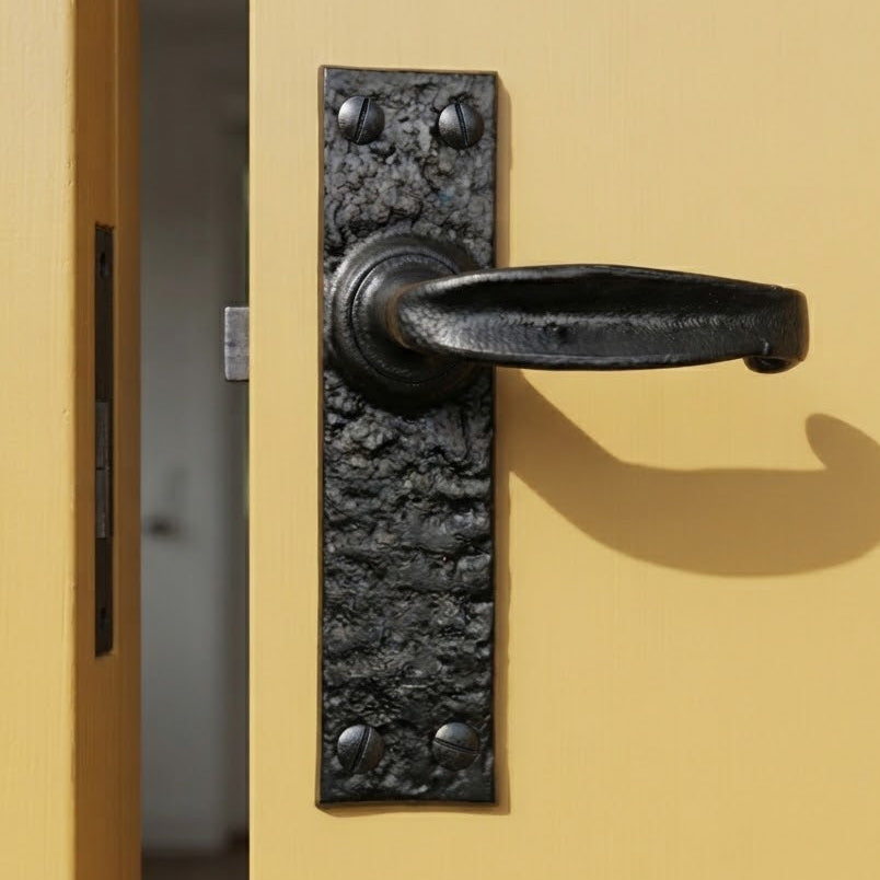 Black Antique Lever Latch Door Handles 152x38mm 2440