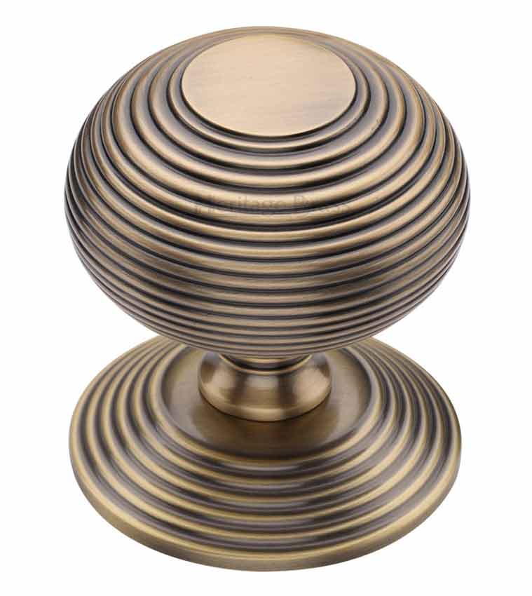 Heritage RR906 Antique Brass 76mm Reeded Centre Door Knob