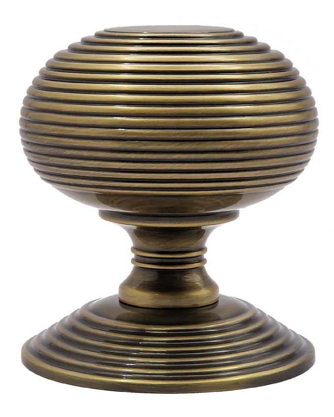 Heritage RR906 Antique Brass 76mm Reeded Centre Door Knob