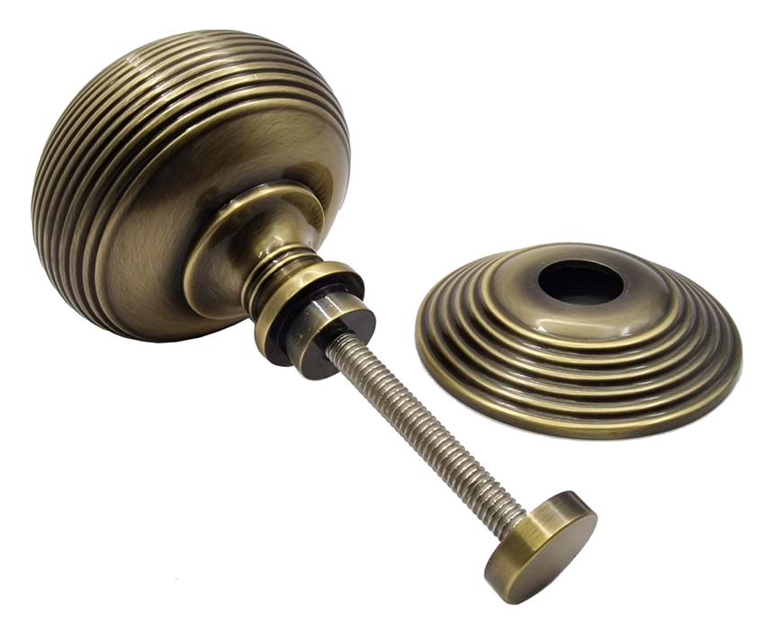 Heritage RR906 Antique Brass 76mm Reeded Centre Door Knob