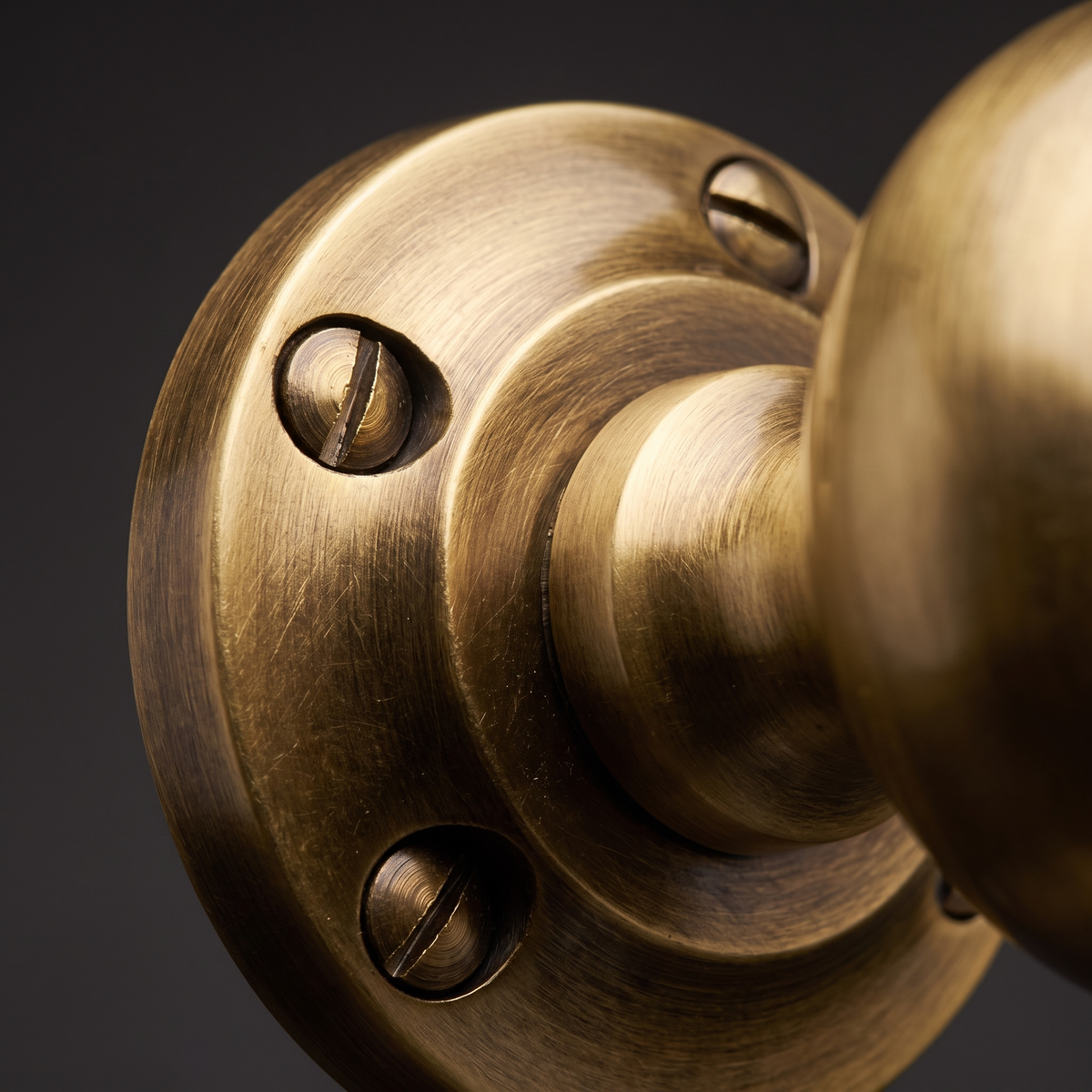 Heritage V980 Antique Brass Victoria Door Knobs 57mm