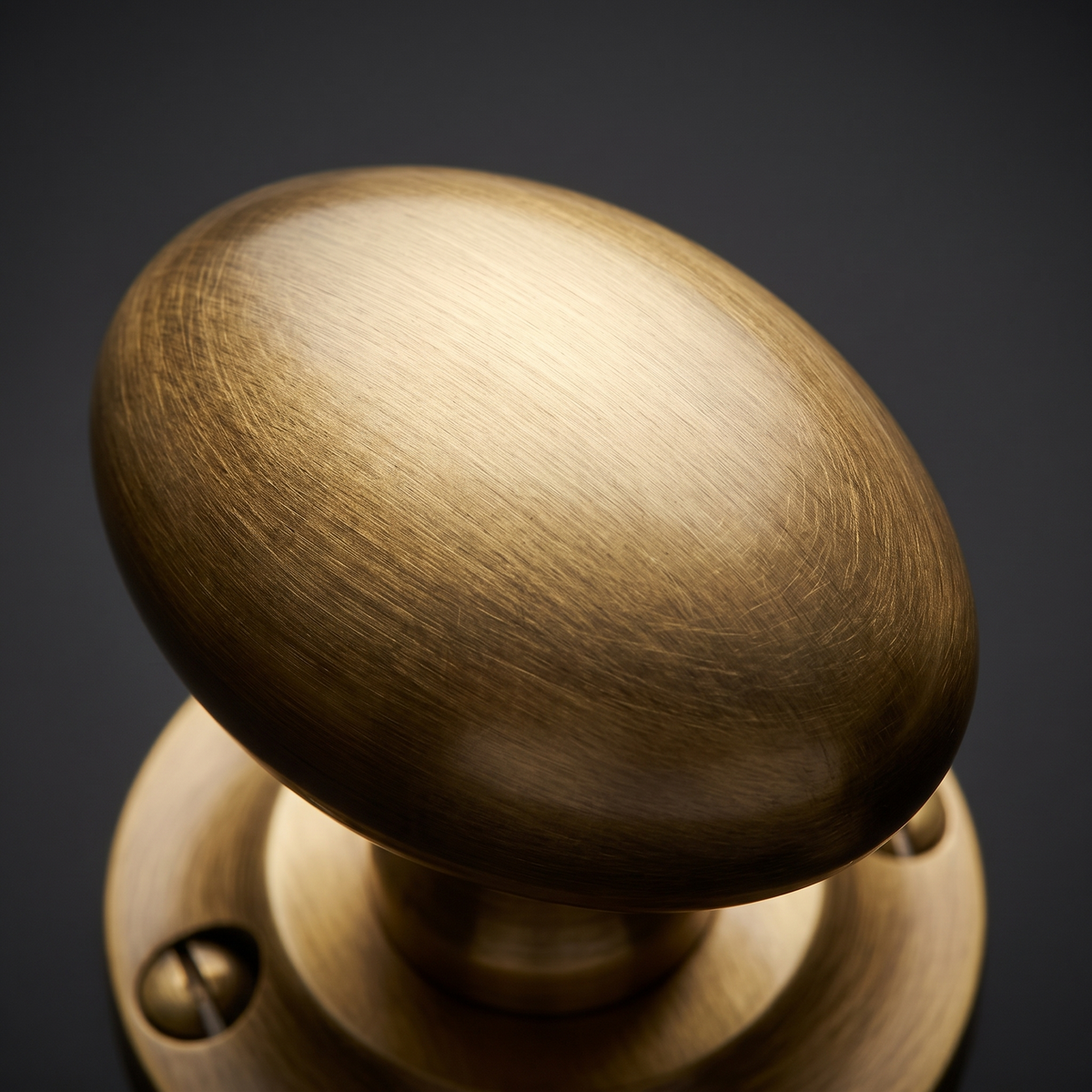 Heritage V960 Antique Brass Suffolk Oval Mortice Knobs
