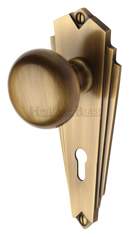 Heritage BR1800 Antique Brass Broadway Knob on Lock Plate