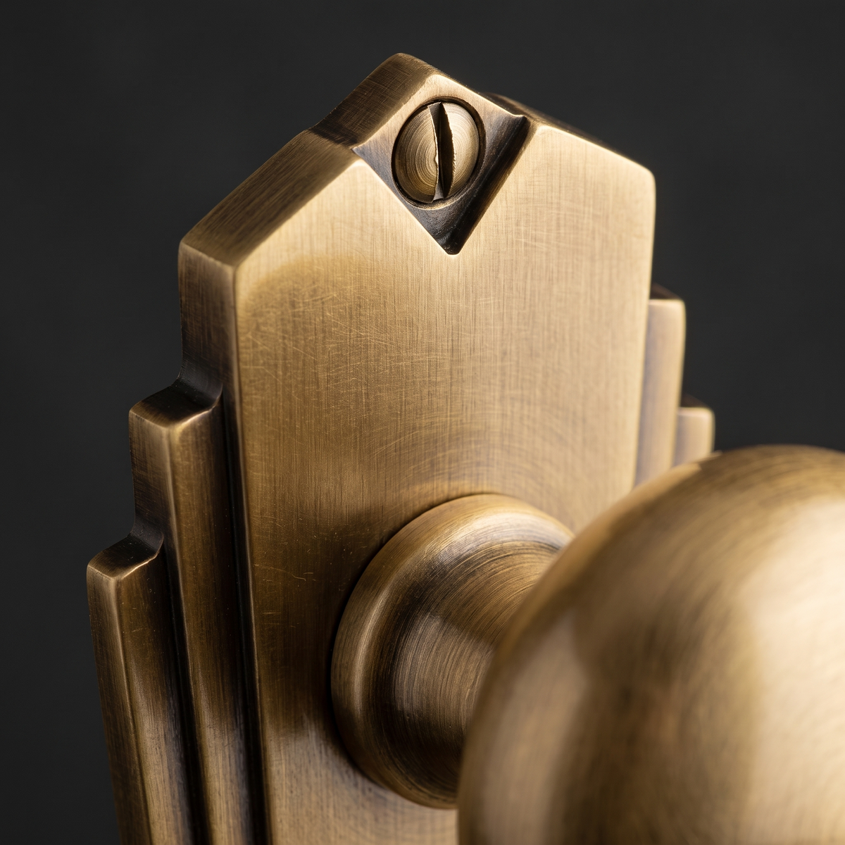 Heritage BR1810 Antique Brass Broadway Knob on Latch Plate