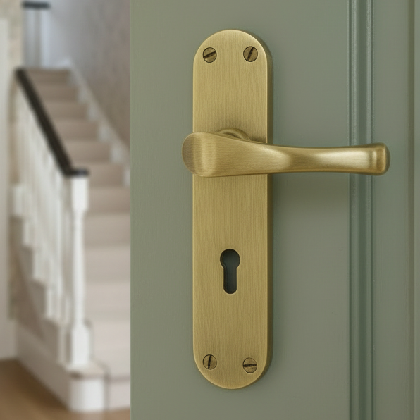 Heritage V6050 Antique Brass Gloucester Lock Handles