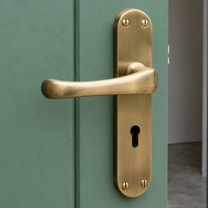 Heritage V6050 Antique Brass Gloucester Lock Handles