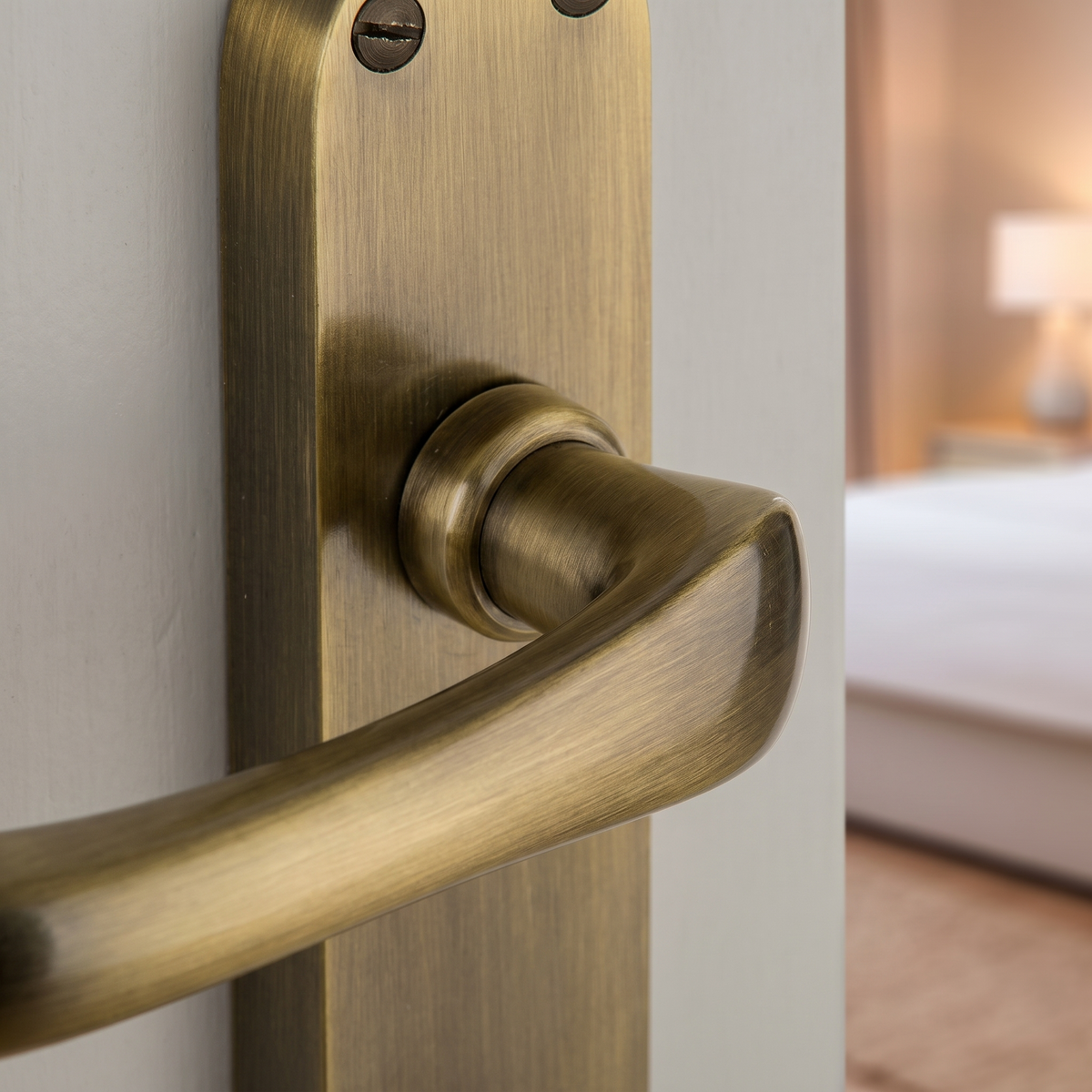 Heritage V6060 Antique Brass Gloucester Latch Handles