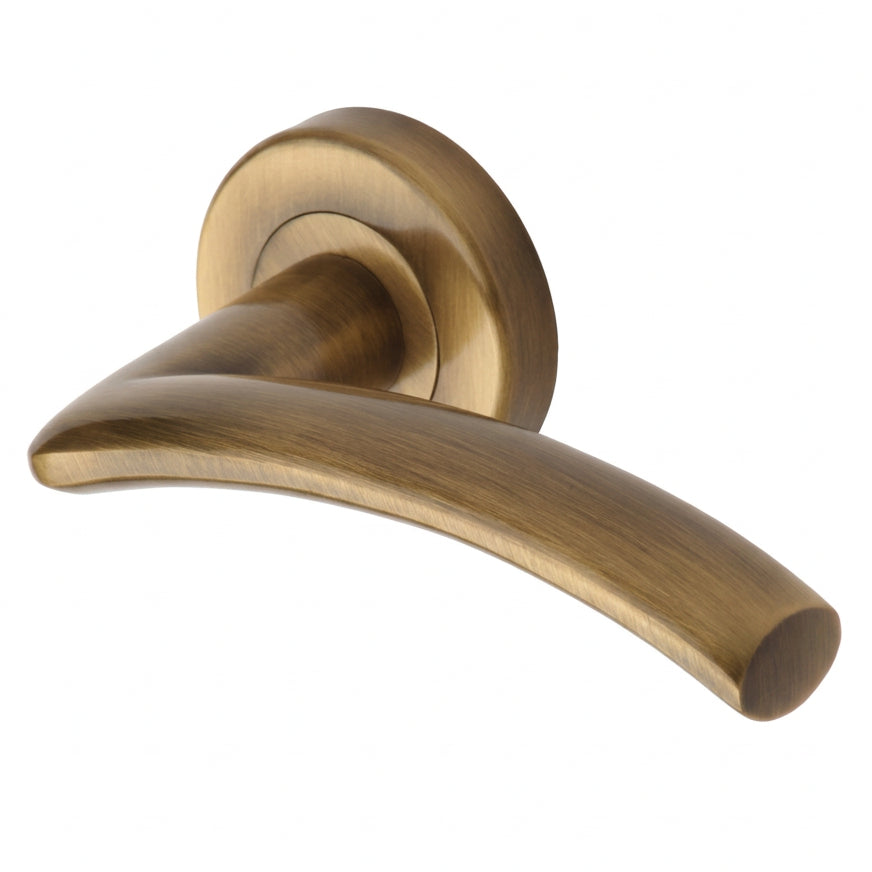 Heritage V3490 Antique Brass Centaur Lever On Rose