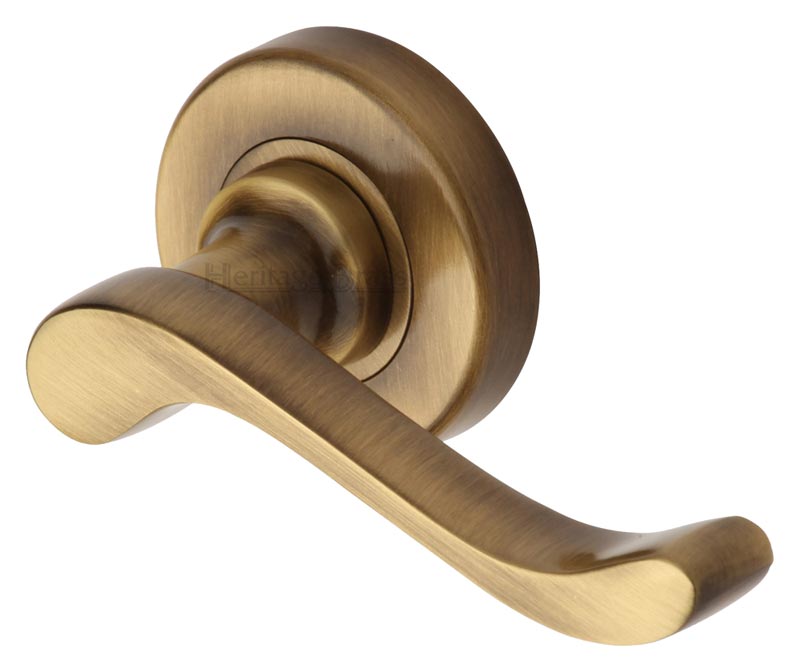 Heritage V3010 Antique Brass Bedford Lever On Rose