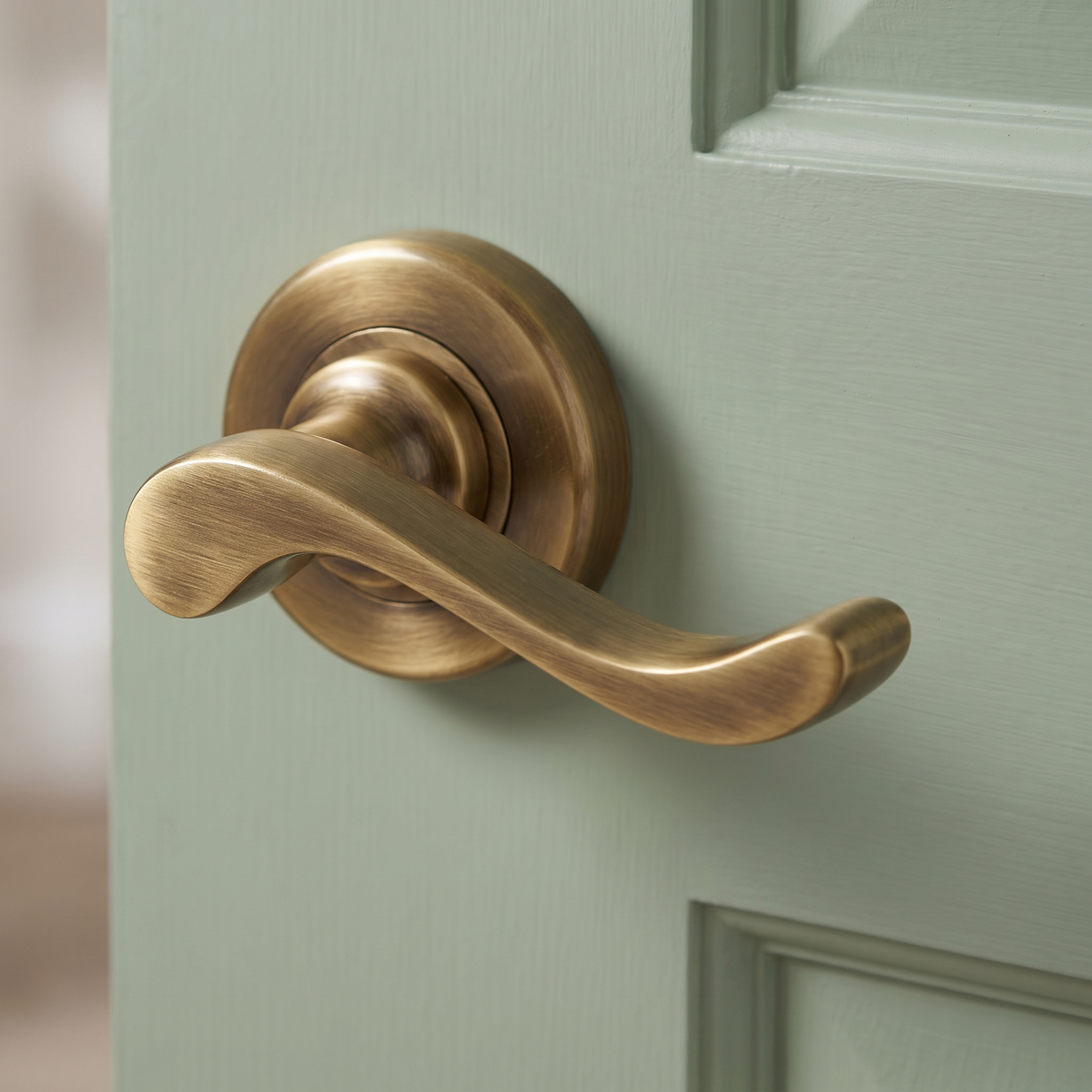 Heritage V3010 Antique Brass Bedford Lever On Rose