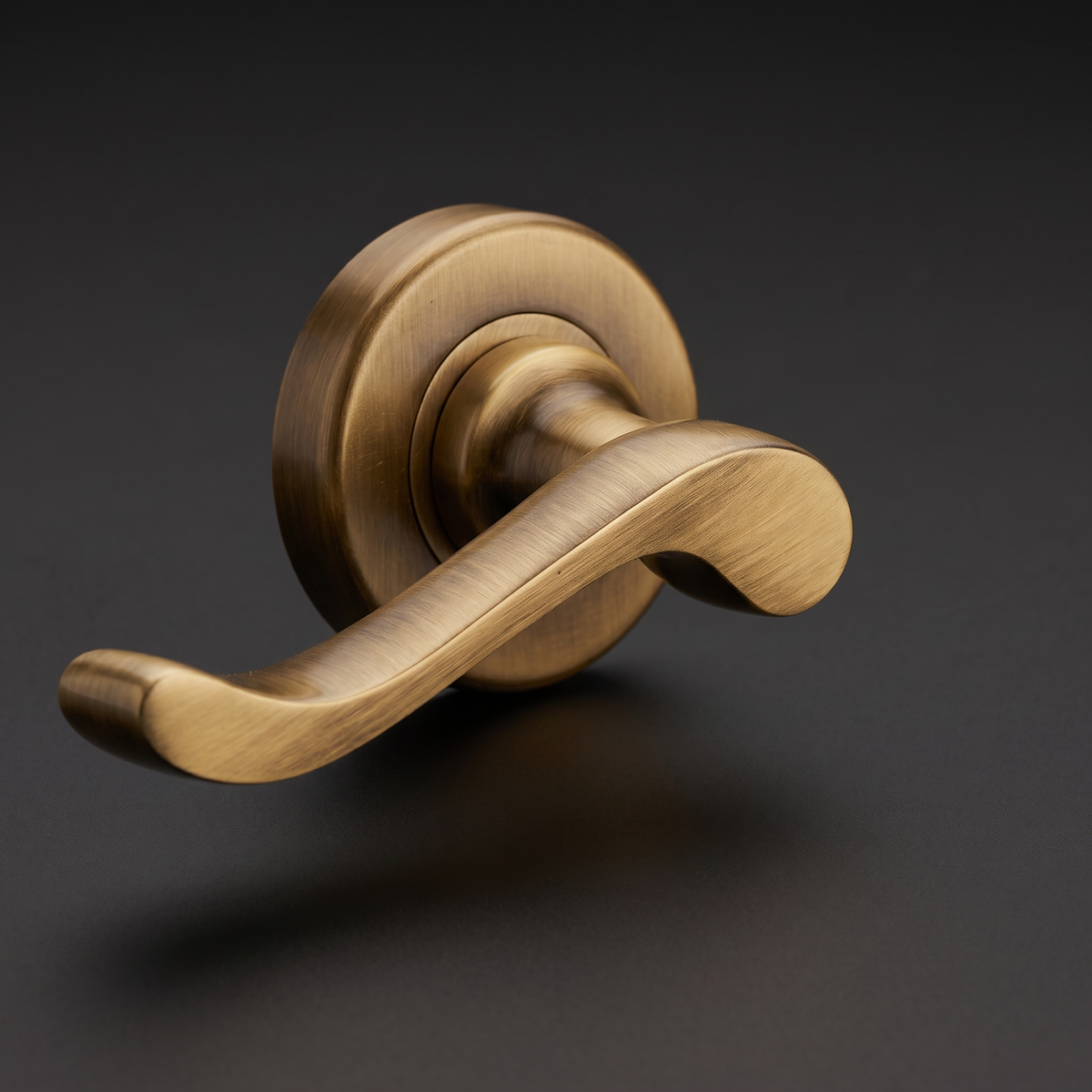 Heritage V3010 Antique Brass Bedford Lever On Rose