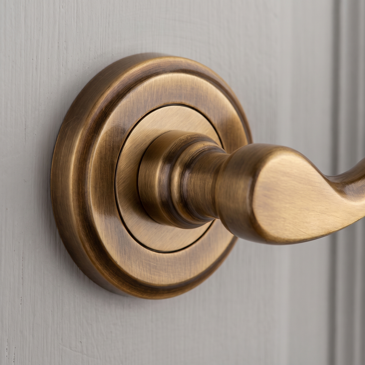 Heritage V1601 Antique Brass Lisboa Lever on Rose