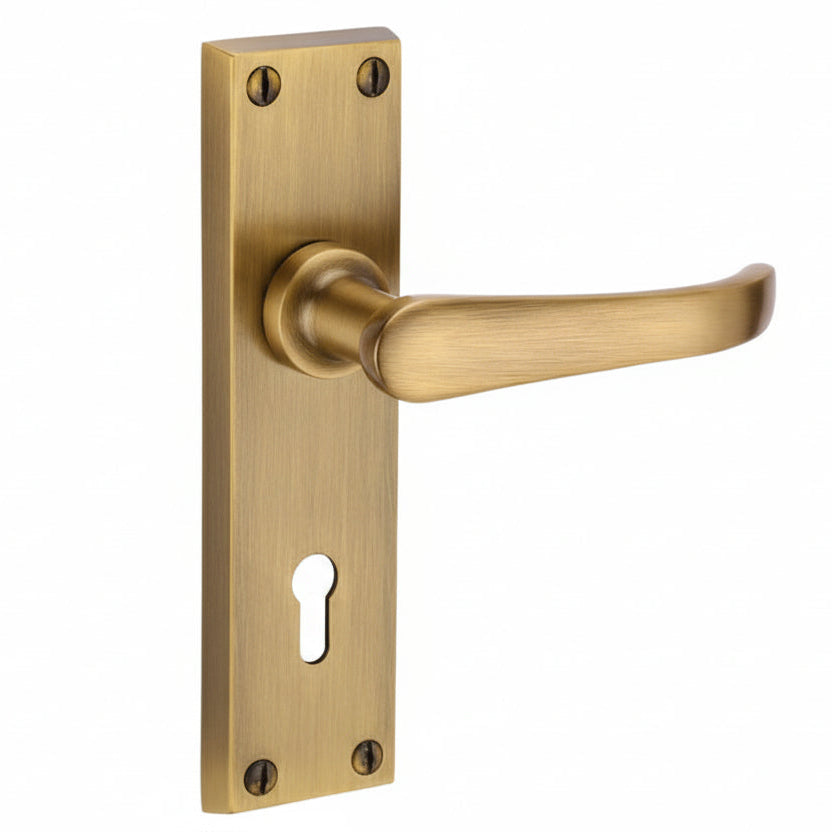 Heritage V700 Antique Brass Windsor Lock Handles