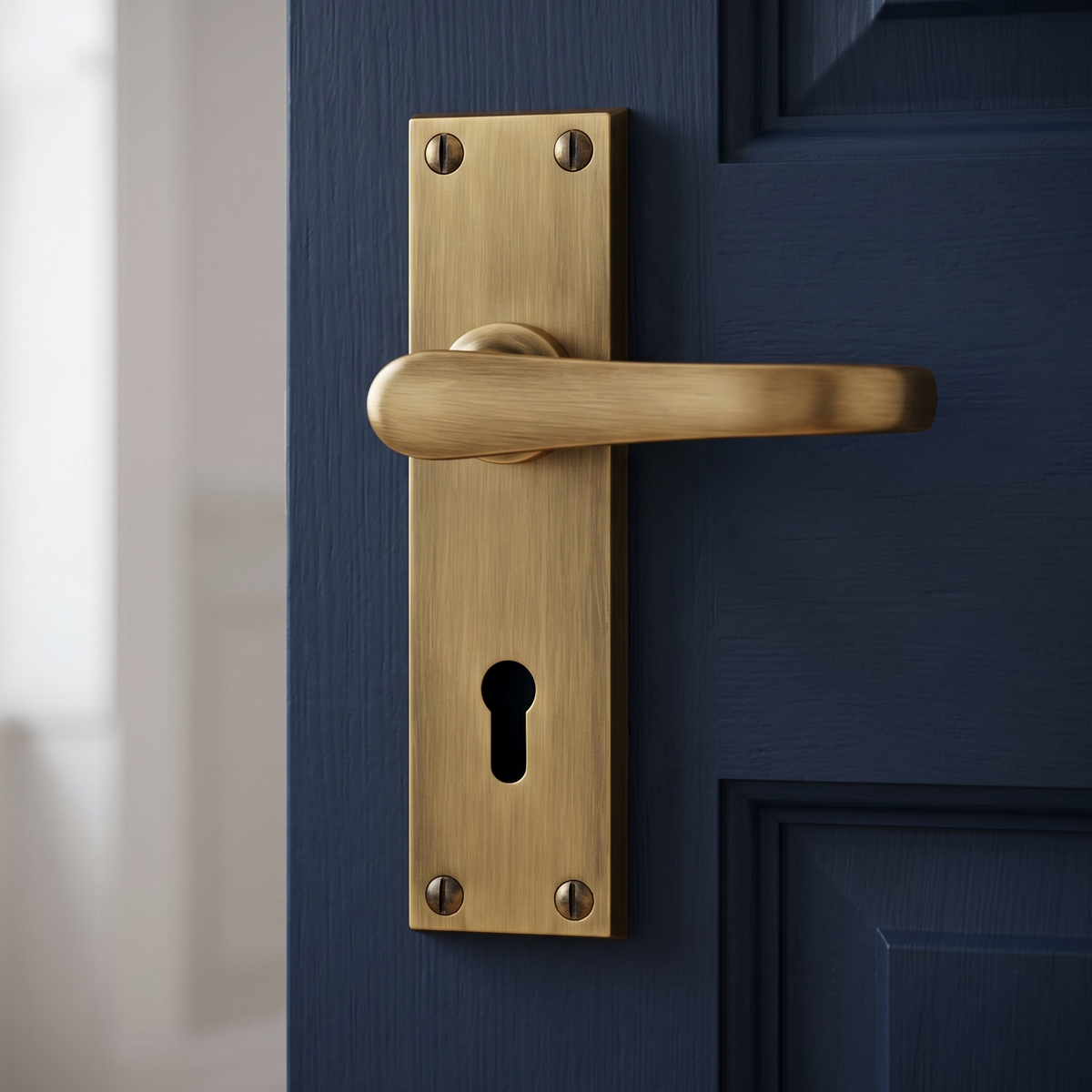 Heritage V700 Antique Brass Windsor Lock Handles