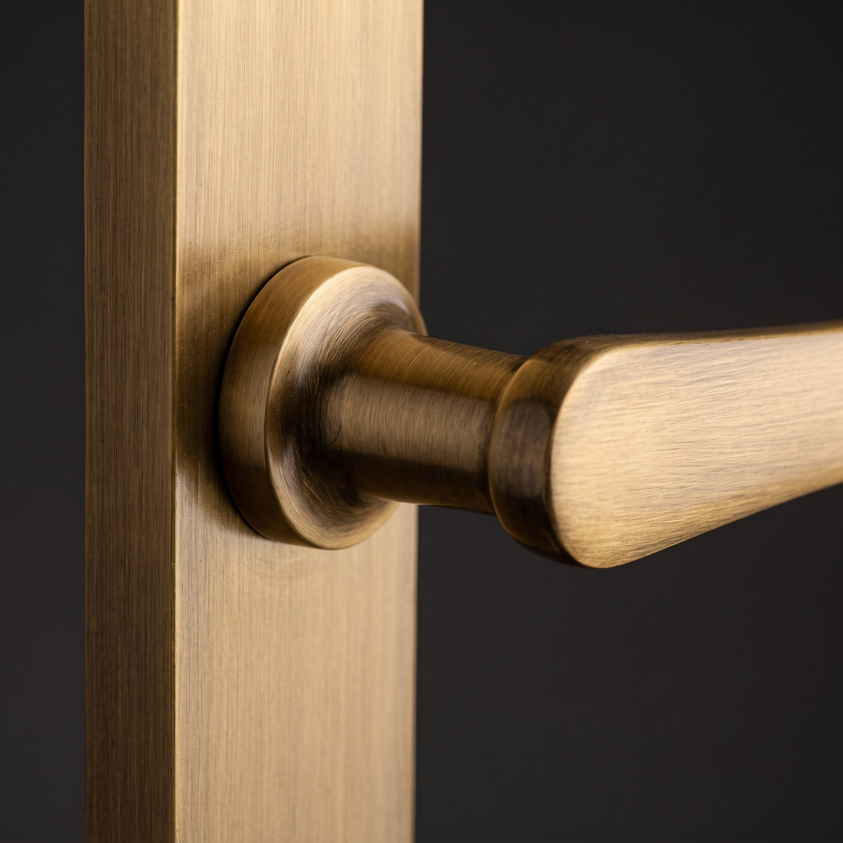 Heritage V700 Antique Brass Windsor Lock Handles