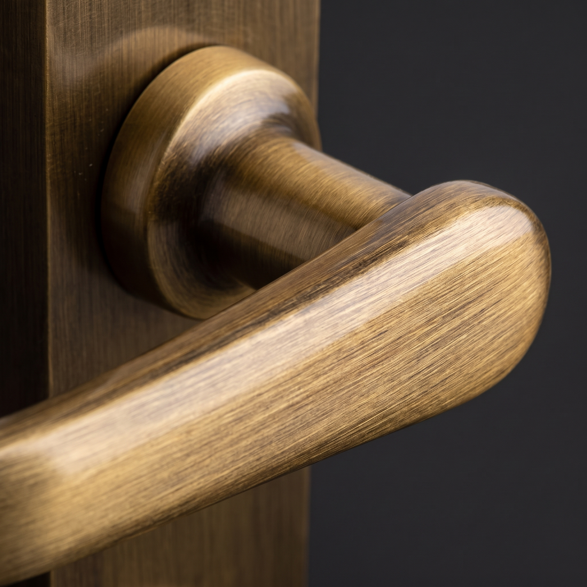 Heritage V730 Antique Brass Windsor Bathroom Handles