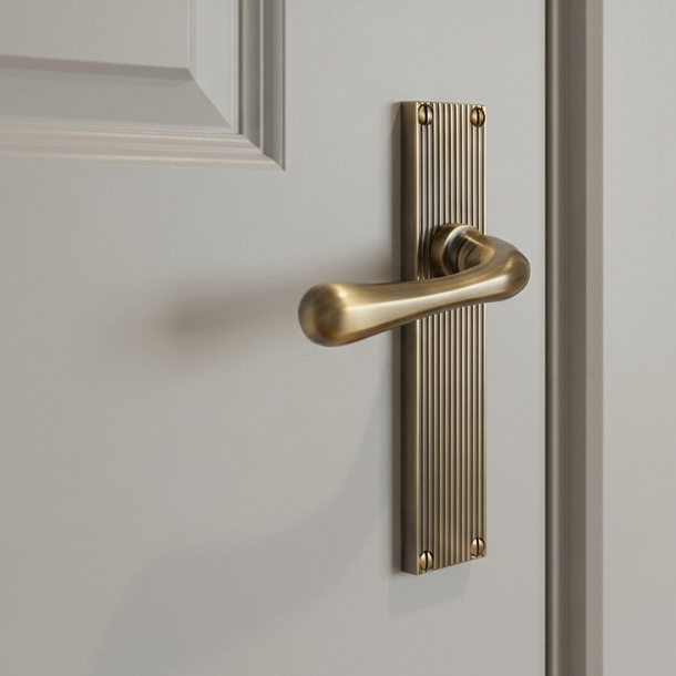 Charlbury Reeded Antique Brass Latch Door Handles RR3010