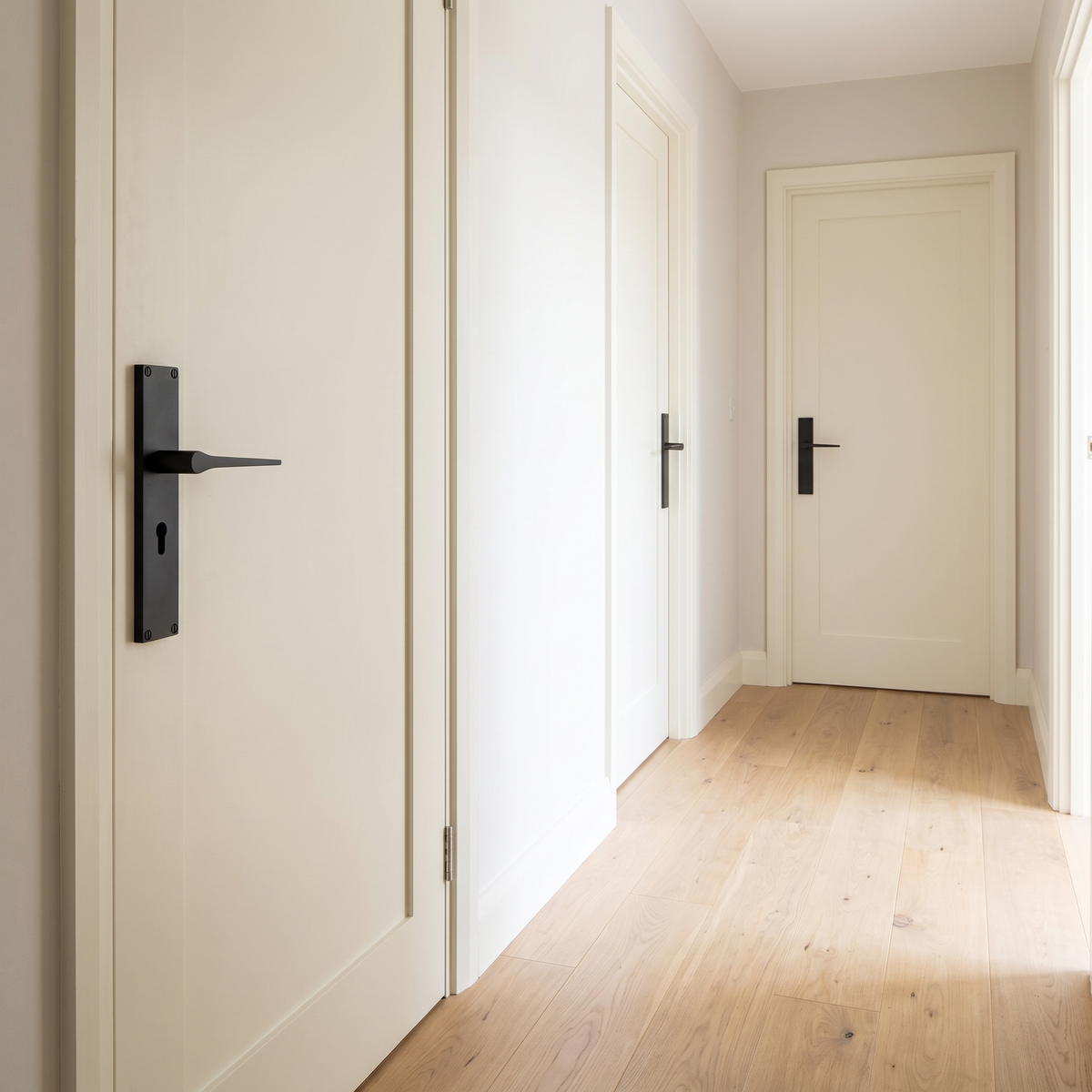 Gio Matt Black Keyhole Door Handles VT8100