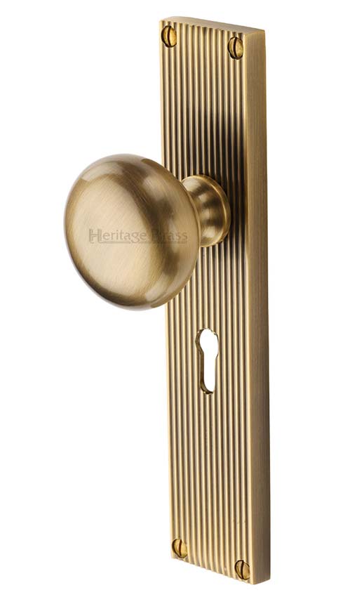 Antique Brass Victoria Knob on Reeded Lock Plate V9200-AT
