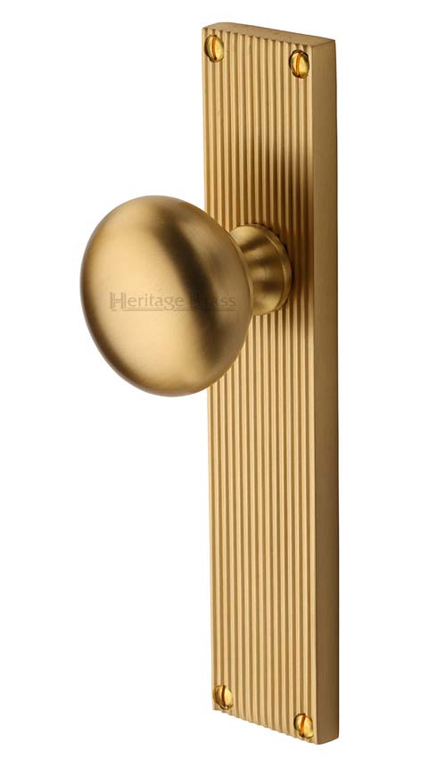 Satin Brass Victoria Knob on Reeded Latch Plate V9210-SB