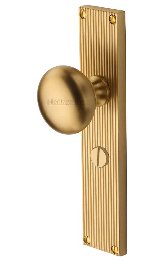 Satin Brass Victoria Knob on Reeded Bathroom Plate V9230-SB