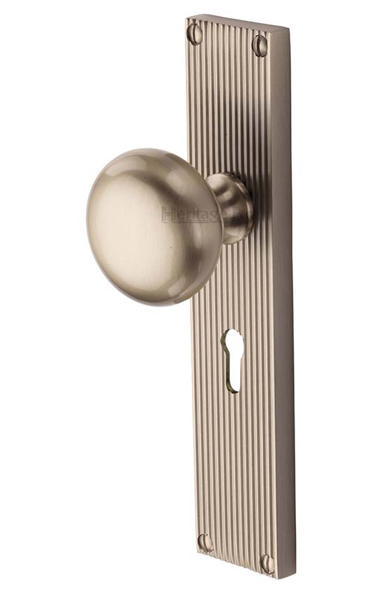 Satin Nickel Victoria Knob on Reeded Lock Plate V9200-SN