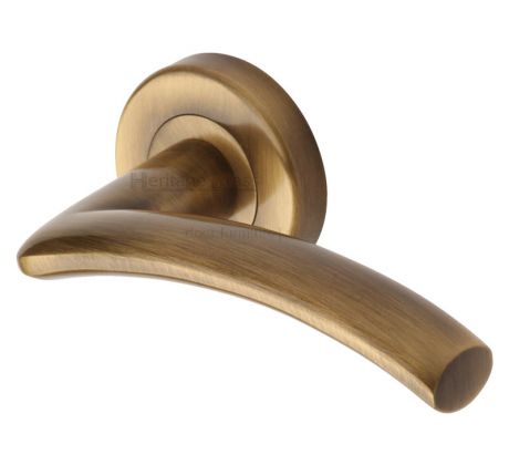 Heritage V3490 Antique Brass Centaur Lever On Rose