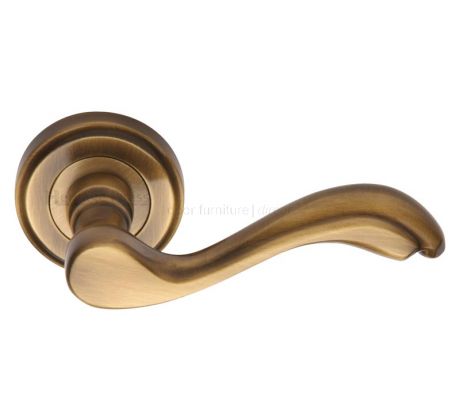 Heritage V1601 Antique Brass Lisboa Lever on Rose