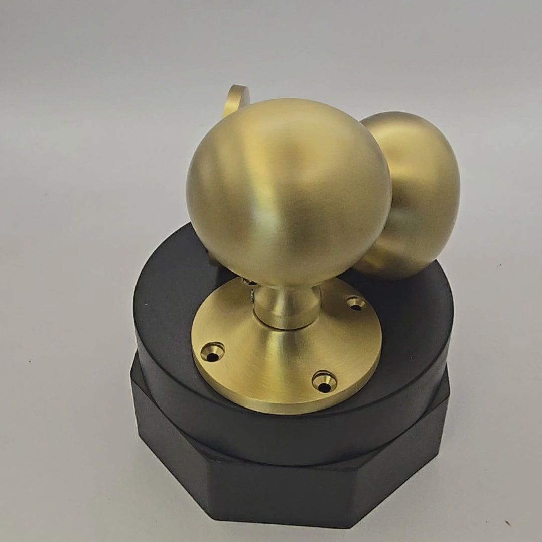 Heritage WES970 Satin Brass Westminster Door Knobs