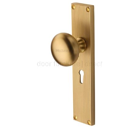 Satin Brass Victoria Knob on Reeded Lock Plate V9200-SB