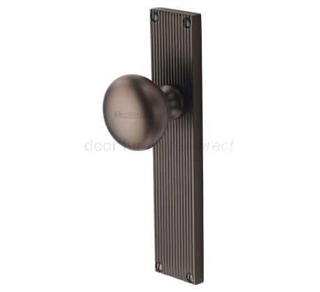 Matt Bronze Victoria Knob on Reeded Latch Plate V9210-MB