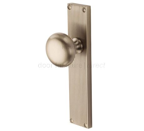 Satin Nickel Victoria Knob on Reeded Latch Plate V9210-SN