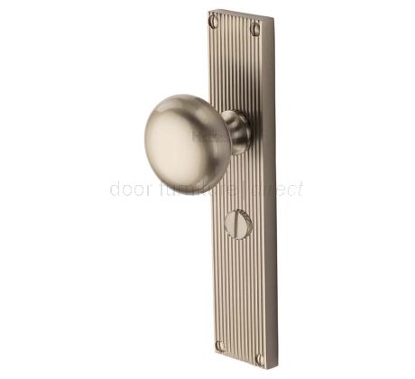 Satin Nickel Victoria Knob on Reeded Bathroom Plate V9230-SN