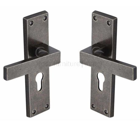 Rustic Pewter Cheswell Door Handles